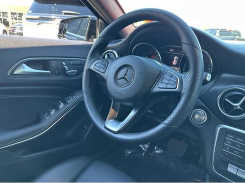 Used 2019 Mercedes-Benz GLA 250 image 27