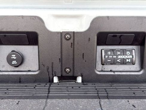 Used 2025 GMC Sierra 1500 AT4X image 31