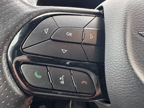 Used 2019 Chrysler Pacifica Limited w/ Advanced Safetytec Group image 17