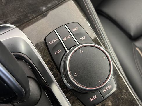 Used 2019 BMW 540i xDrive w/ M Sport Package image 34