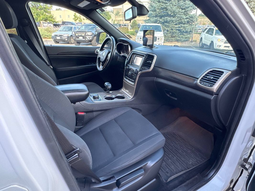 Used 2014 Jeep Grand Cherokee Laredo w/ Security & Convenience Group AWD/4WD image 17