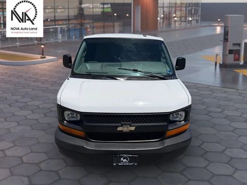 Used 2016 Chevrolet Express 2500 RWD image 3