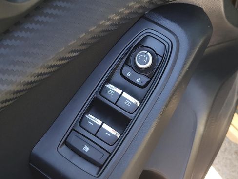 Used 2024 Subaru Ascent Premium w/ Convenience Package image 18