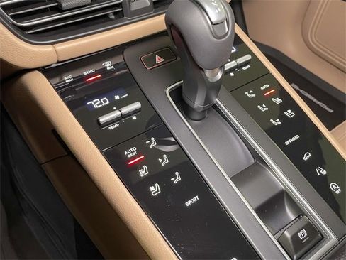 New 2026 Porsche Macan image 33