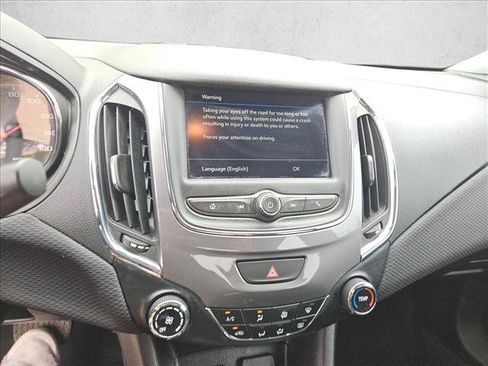 Used 2019 Chevrolet Cruze LS w/ LS Convenience Package FWD image 18