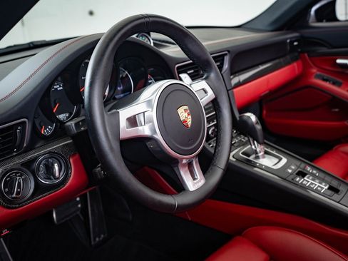 Used 2015 Porsche 911 Turbo S image 4