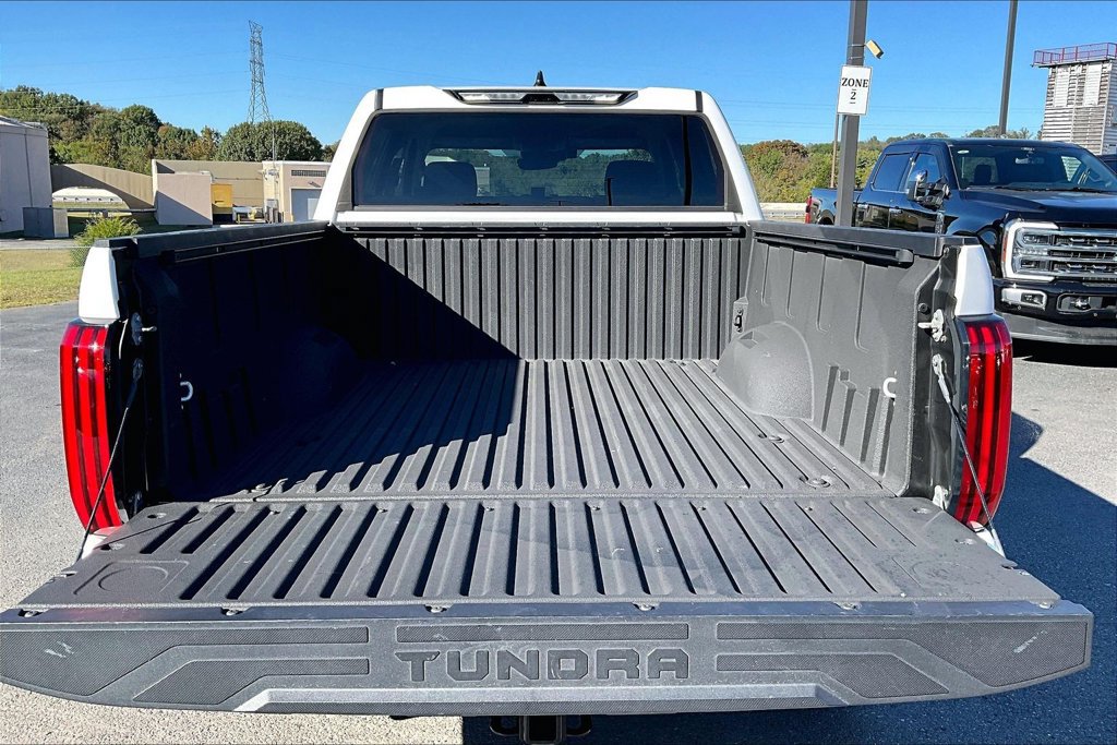 Used 2023 Toyota Tundra SR5 w/ SR5 Convenience Package AWD/4WD image 9