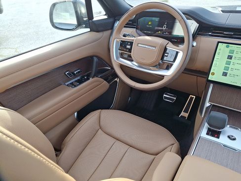 New 2026 Land Rover Range Rover SE image 12