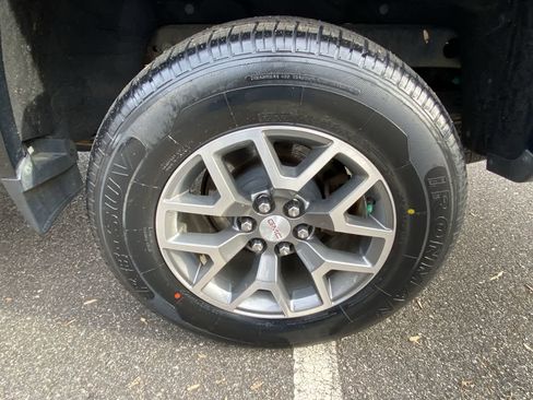 Used 2017 GMC Canyon SLE w/ All Terrain Package image 18