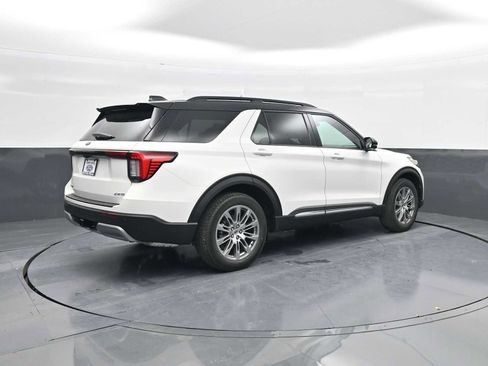 New 2026 Ford Explorer Platinum image 8