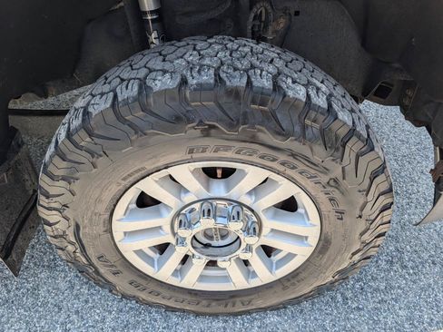 Used 2019 Ford F250 XLT w/ Snow Plow Prep Package AWD/4WD image 4