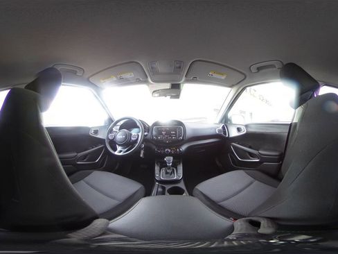 Used 2025 Kia Soul LX w/ LX Technology Package image 39