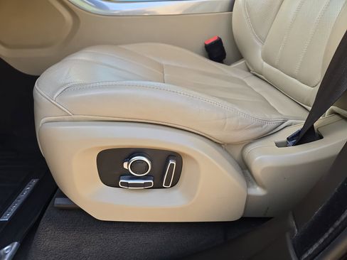 Used 2017 Land Rover Range Rover Sport HSE image 17