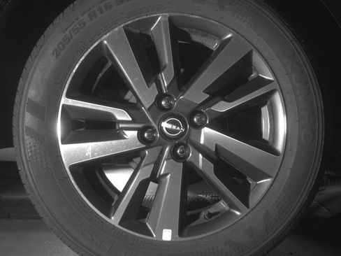 Used 2025 Nissan Versa SV image 15