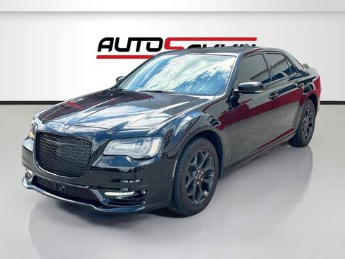 Used 2023 Chrysler 300 Touring L w/ Popular Equipment Group AWD/4WD image 3