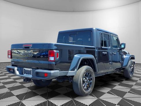 Used 2023 Jeep Gladiator Sport AWD/4WD image 27