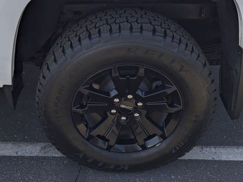 Used 2022 GMC Canyon AT4 image 7