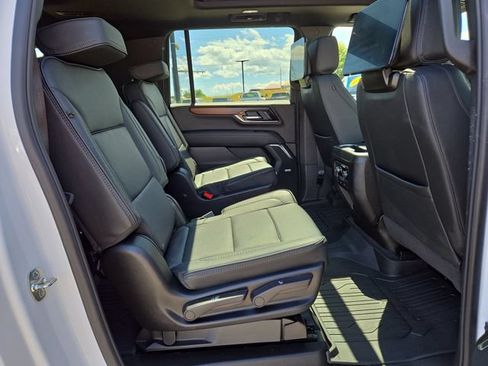 Used 2026 GMC Yukon XL Denali w/ Advanced Technology Package AWD/4WD image 38
