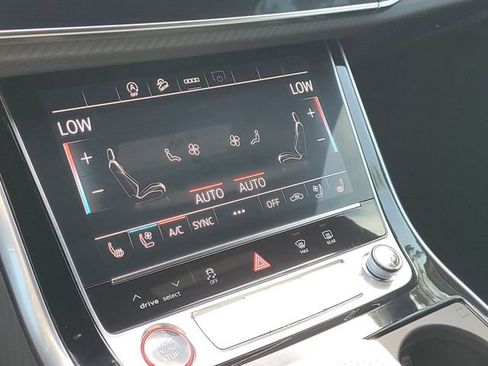 Used 2025 Audi SQ8 Premium Plus AWD/4WD image 25