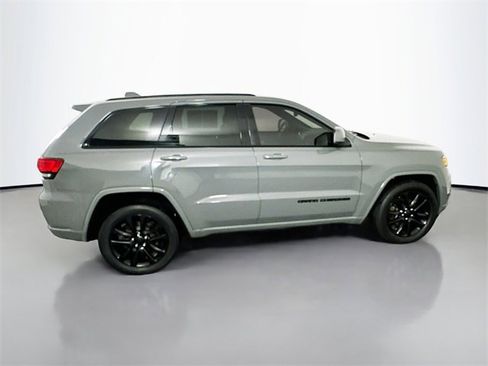 Used 2020 Jeep Grand Cherokee Altitude image 8