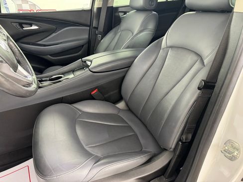 Used 2020 Buick Envision Essence FWD image 33