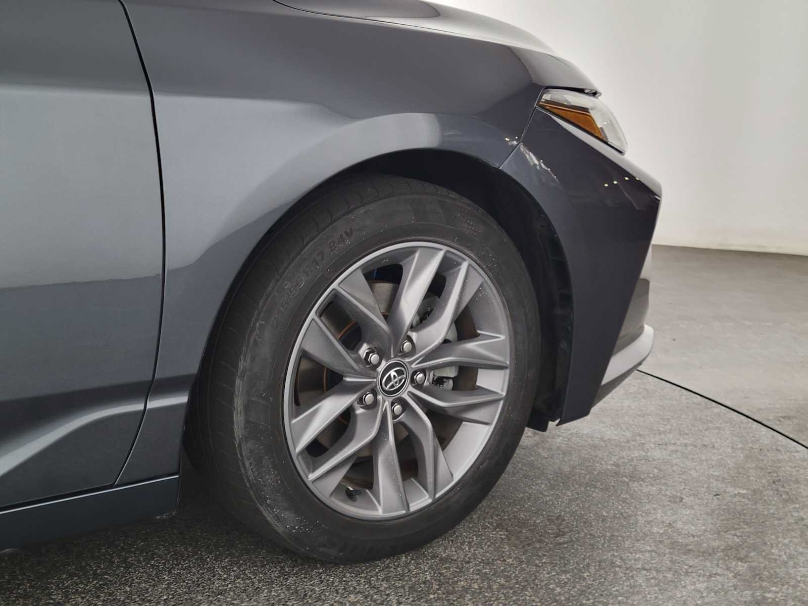 Used 2020 Toyota Avalon XLE w/ Carpet Mat Package FWD image 9