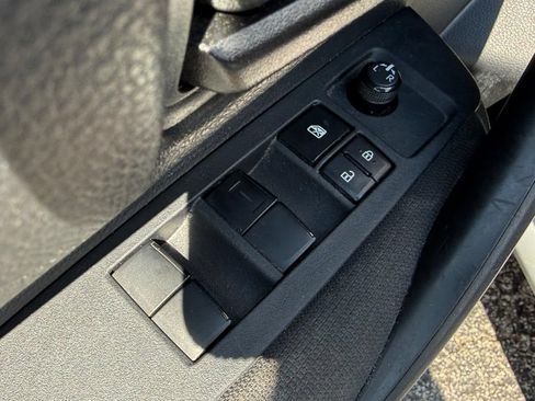 Used 2023 Toyota Corolla LE FWD image 19