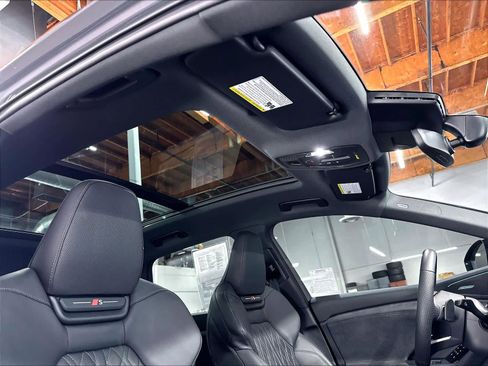 Used 2025 Audi SQ6 e-tron Prestige w/ Black Edition One AWD/4WD image 23
