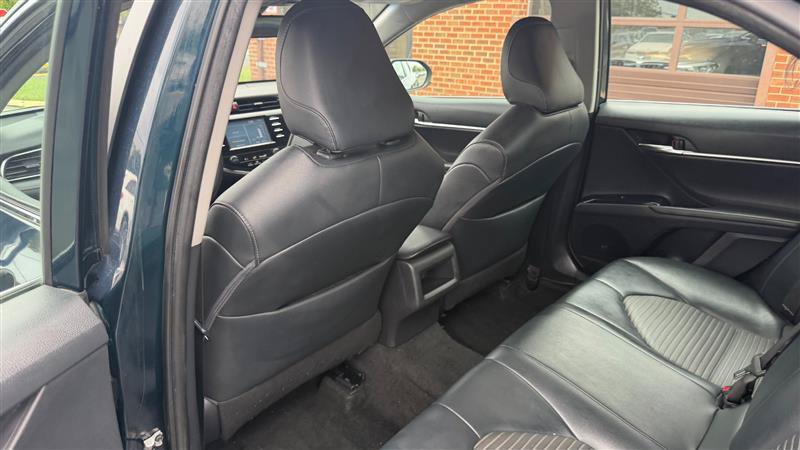 Used 2019 Toyota Camry SE FWD image 16