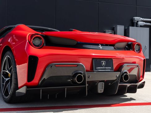 Used 2020 Ferrari 488 Pista Spider RWD image 15