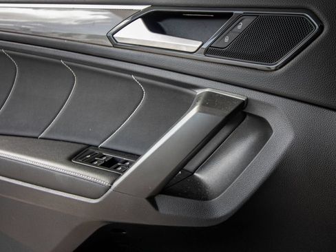 Certified 2023 Volkswagen Tiguan SE R-Line FWD image 21