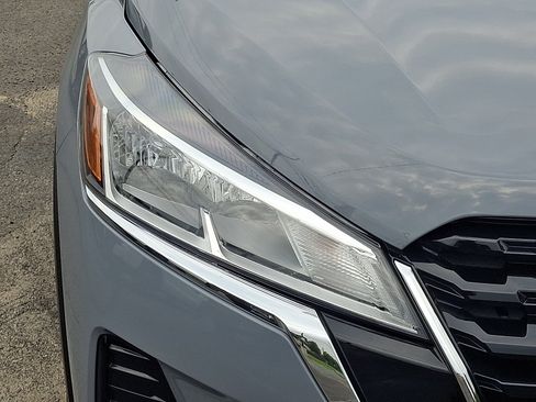 Certified 2024 Nissan Kicks SV w/ Interior Electronics Package FWD image 10