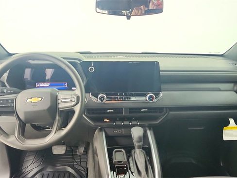 Certified 2024 Chevrolet Colorado W/T w/ WT Convenience Package II image 23