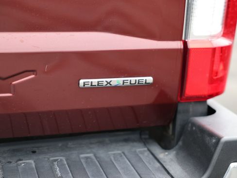 Used 2017 Ford F250 Lariat w/ Chrome Package image 40