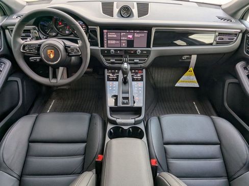 Certified 2026 Porsche Macan AWD/4WD image 22