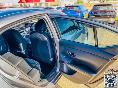 Used 2024 Nissan Sentra S FWD image 14