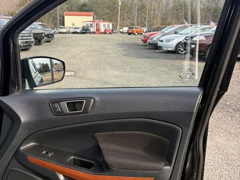 Used 2021 Ford EcoSport SE w/ SE Appearance Package image 19