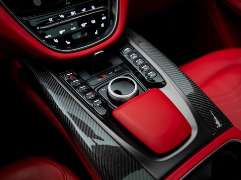 Used 2022 Aston Martin DBX AWD/4WD image 52