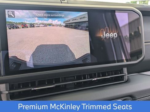 New 2025 Jeep Gladiator Sport image 26