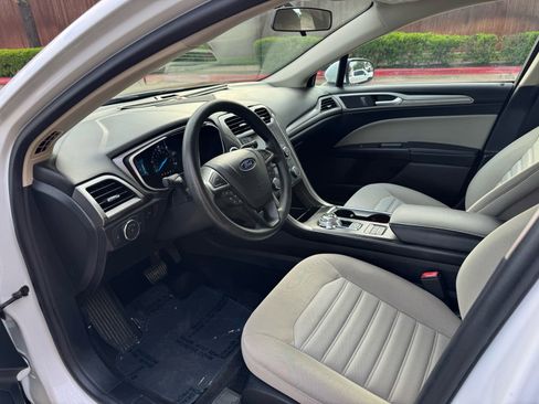 Used 2018 Ford Fusion S FWD image 19