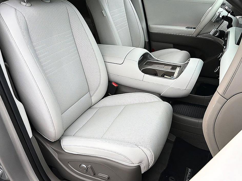 Certified 2026 Hyundai Palisade Limited FWD image 22