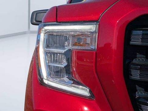 Used 2022 GMC Sierra 1500 Elevation image 9