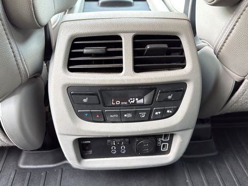 Used 2022 Honda Pilot Touring image 25