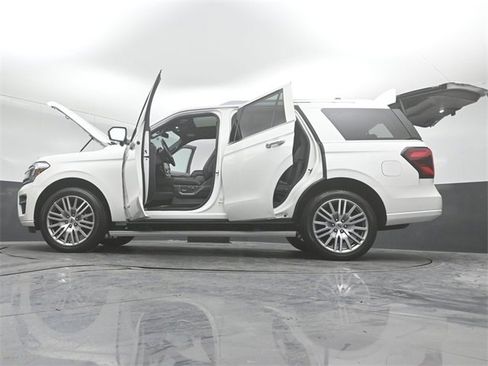 Certified 2022 Ford Expedition Platinum image 59