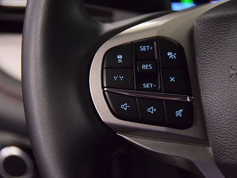 Used 2025 Ford Explorer Active AWD/4WD image 21
