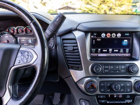 Used 2019 Chevrolet Suburban LT image 27