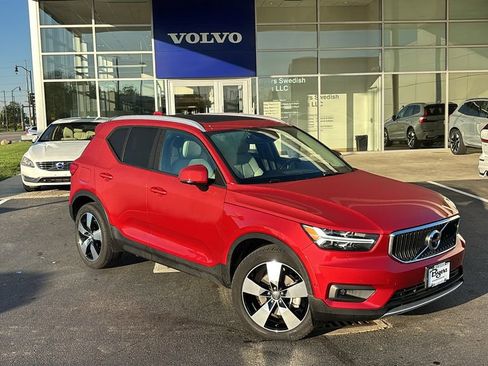 Used 2019 Volvo XC40 T5 Momentum AWD/4WD image 2