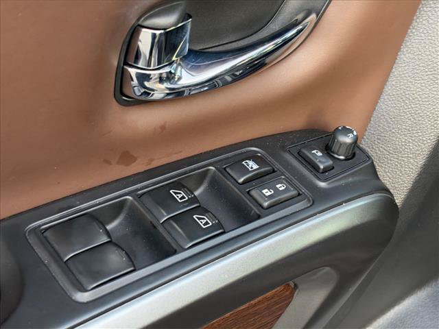 Used 2017 Nissan Titan Platinum Reserve RWD image 22
