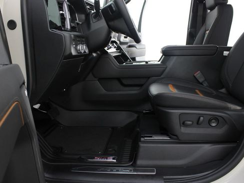 New 2026 GMC Sierra 2500 AT4 w/ AT4 Premium Plus Package AWD/4WD image 21