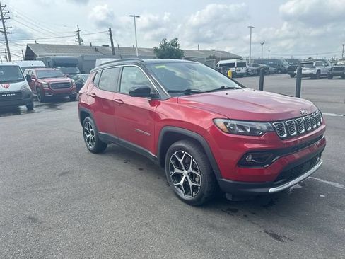 Certified 2024 Jeep Compass Limited AWD/4WD image 11